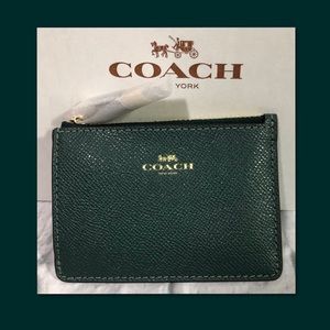 💚NWT Coach Dark Green MiniSkinny ID Case